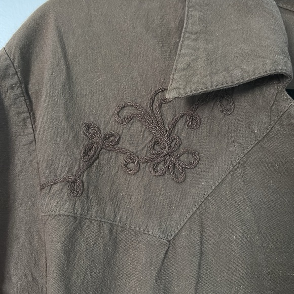 American South Side size Medium brown embroidered top - Picture 4 of 8